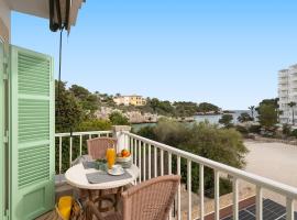 Apartamentos Playa Marina, íbúð í Cala Ferrera