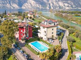 Bike & Wind Hotel Villa Maria - Happy Rentals, hotel in Nago-Torbole