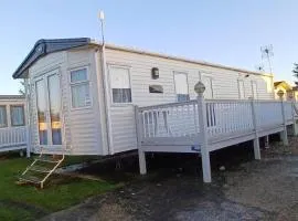 6 Berth Caravan With Decking At Seawick Holiday Park In Essex Ref 27549sw