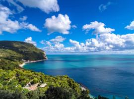 Camping Village Internazionale, glamping site in Sirolo