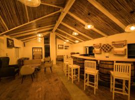 The Village Manali- Café, Bar & Bistro, hotel v destinaci Manāli