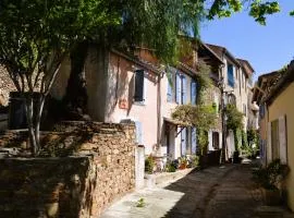 GRILAF - Au cœur du village typique de Grimaud appartement coquet