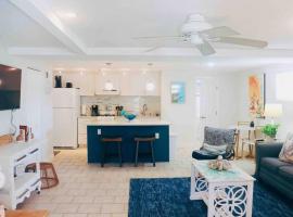 Lala's Beach House, Two!, hotel in New Smyrna Beach