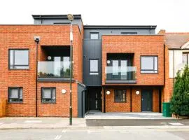 Hybrid Resi - London, Mitcham close to Tooting and Wimbledon