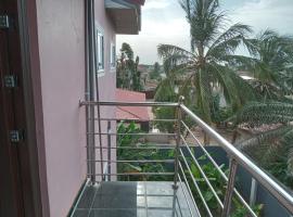 Captivating 1-Bed Lodge in Accra, feriehus i Accra