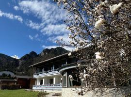 Aparthotel Hochfeld, hotelli Schönau am Königsseessä