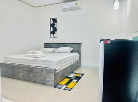 เป็นต่อ รีสอร์ต, hotel v destinaci Ban Kluk Faeb