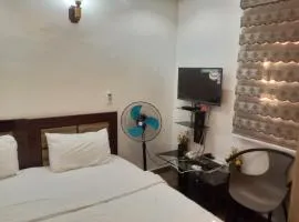 Cossy Luxury Hotel and Apartments