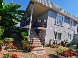 Ios Guest House 2, cabana o cottage a Kobuleti