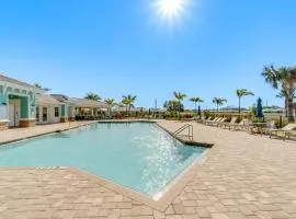 Coastal Venice Villa with Patio and Resort Amenities!