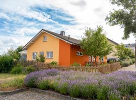 Ferienhaus Zum Feldblick, hotel i Andernach