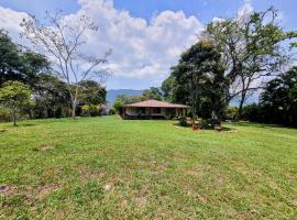 Llanitos de Aurora, hotel en Ibagué