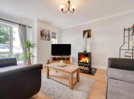 3 Bed Holiday Home in Llandeilo with log burner, hotel in Llandeilo