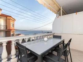 Theophile Apartment