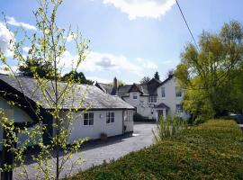 The Old Vicarage self-contained apartments, hotel di Lydbury North