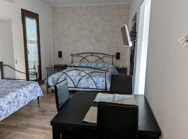 L' Arco Rosa, cheap hotel in Alatri