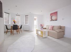 WhiteBoxApartment, khách sạn có bồn tắm nóng ở Kyustendil