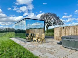 Ewe and Me Glamping, hotel with jacuzzis in Northallerton