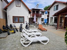 Family Keyhouse, hotel sa Schitu