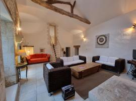 Un gîte en Charente, gîte 4 étoiles, cheap hotel in Roullet-Saint-Estèphe