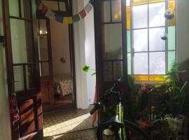 Casa Buda, Bed & Breakfast in La Plata