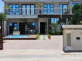 Luxe Haven Suites, guest house in Maun