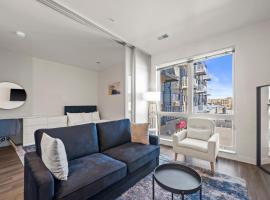 Downtown View Near Lake Michigan Plaza Black – hotel w mieście Milwaukee