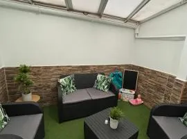 APARTAMENT SARDINA NEAR THE BEACH WITH POOL AND WIFI e