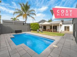 Coopers Cottage - Private Pool with Guest House, hotel in Woodville