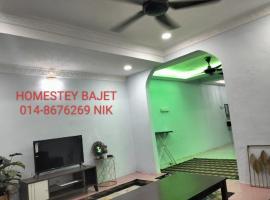 Umi Homestay PT5757: Tanah Merah şehrinde bir villa