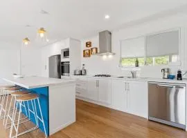 Seaside Sanctuary - Port Elliot - Wi-Fi - Family - BYO Linen