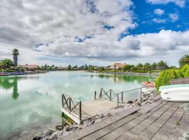 Lakehouse28 Waterfront Resort Living Encounter Bay - BYO Linen, Hotel in Encounter Bay