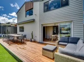 1 Bowley Street Goolwa Beach - BYO Linen