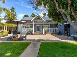 18 Strangways Tce Port Elliot - Linen Included