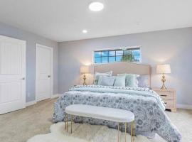 Newly Remodeled, Fully Furnished 5 bedroom, 3 Bath House Near UW Tacoma, Sleep Up to 12, cottage in Tacoma