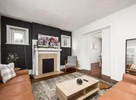 Large 5 Bedroom House Next to OSU, Sleeps 16