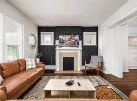 Large 5 Bedroom House Next to OSU, Sleeps 16