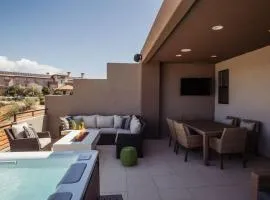Townhome w Private Hot Tub Air Hockey and more