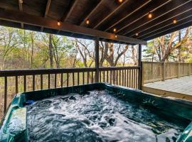 NEW Cabin with Spectacular View with HOT TUB in the Smoky MTNS, cheap hotel in Sevierville