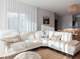 Antalya Beach House, hotel a Bridport