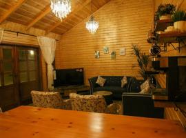 أكواخ ريف إيلان 2, cabin in Ash Shuwaybiţ