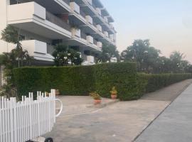 The Sea Condominium, apartamento em Sam Roi Yot