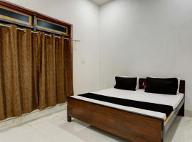 OYO 82103 Royal guest house – hotel w mieście Moradabad