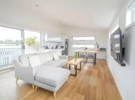 Charming Highton Hideaway between CBD and Surf Coast