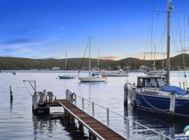 Aircabin - Daleys Point - Waterfront Retreat House, cabin in Daleys Point