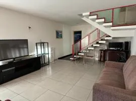 Quarto privativo em residência ótima localização