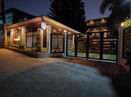 Villa Royale Resthouse and Resort, хотел в Silang