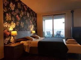 CONFINEDEISANTI Bed&Breakfast