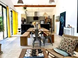 Bastide dou Pastre Family friendly house with amazing view