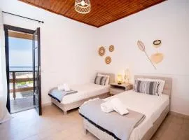 Spyros Rooms